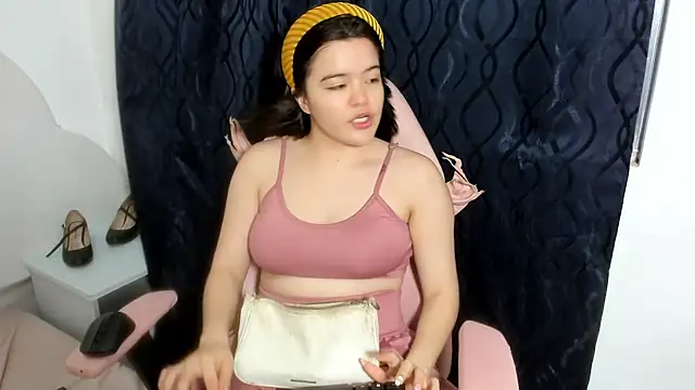 Snapshot of Alexa_Missfortune chatting on July 1, 2026, 10:53 pm Alexa Missfortune online show from July 1, 2026, 10:53 pm