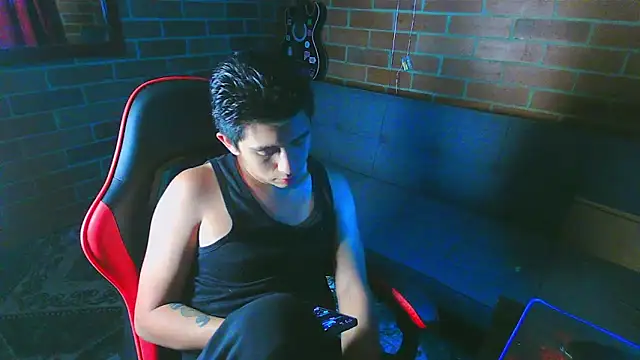 Snapshot of ethann2_ chatting on April 1, 2026, 4:57 am ethann2 online show from April 1, 2026, 4:57 am