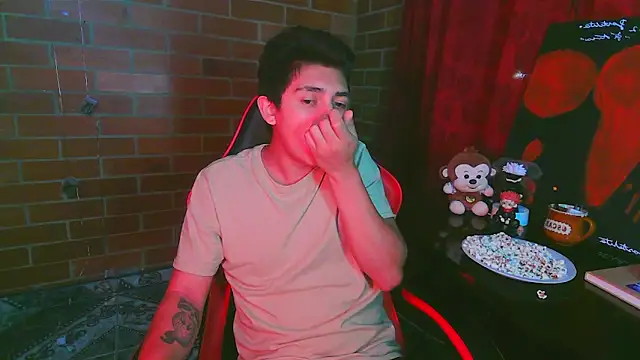 Snapshot of ethann2_ chatting on April 2, 2026, 7:50 am ethann2 online show from April 2, 2026, 7:50 am