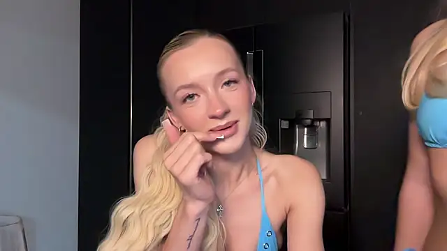 Itsmiaxx online show from May 1, 2026, 11:42 pm