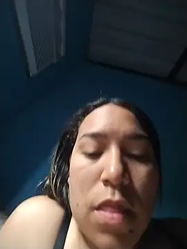 Snapshot of erikabella chatting on June 18, 2026, 1:15 pm erikabella online show from June 18, 2026, 1:15 pm