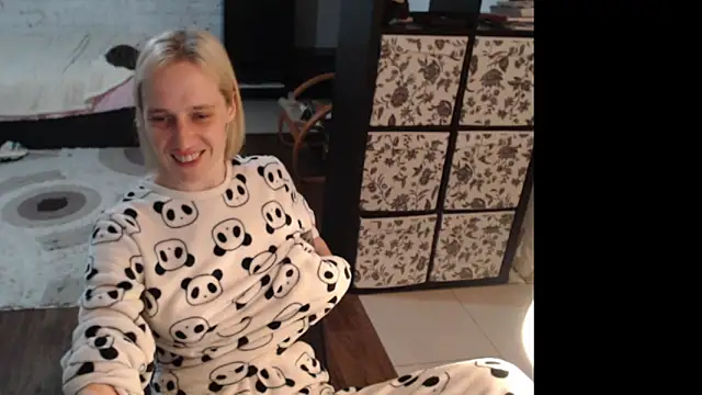 Snapshot of Sweet_hot_shrmp chatting on May 27, 2026, 10:18 pm Sweet hot shrmp online show from May 27, 2026, 10:18 pm