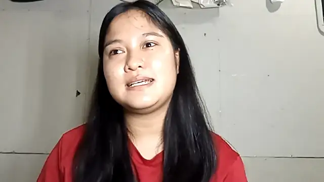 BrandeePhatdouang online show from April 1, 2026, 5:19 am