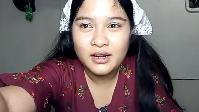 BrandeePhatdouang online show from April 9, 2026, 6:19 am