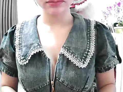 Snapshot of Lyna_2k chatting on June 11, 2026, 8:23 am Lyna 2k online show from June 11, 2026, 8:23 am