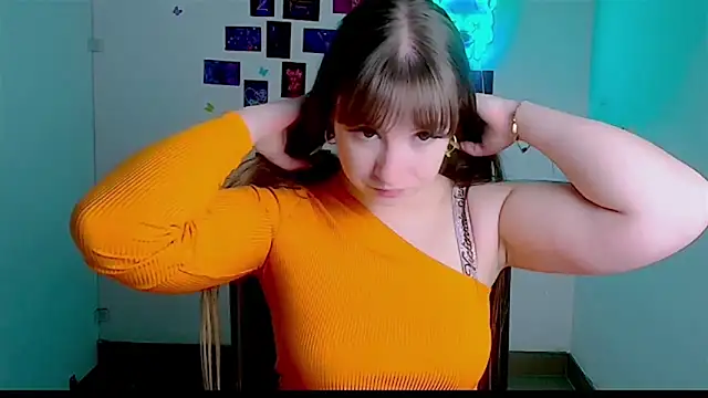 Snapshot of Tiffani_Angel chatting on May 5, 2026, 5:37 am Tiffani Angel online show from May 5, 2026, 5:37 am