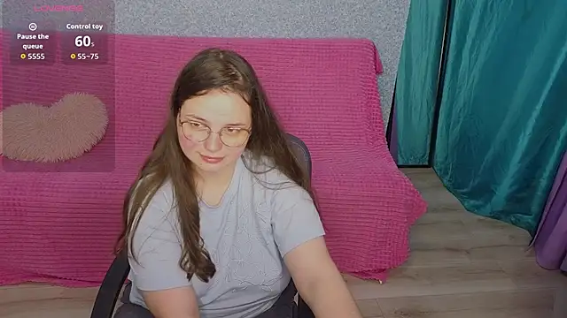 Snapshot of SofiDreamm chatting on May 14, 2026, 7:42 pm SofiDreamm online show from May 14, 2026, 7:42 pm