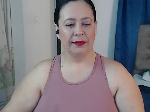Snapshot of carlareyesk977 chatting on May 3, 2026, 11:49 am carlareyesk977 online show from May 3, 2026, 11:49 am