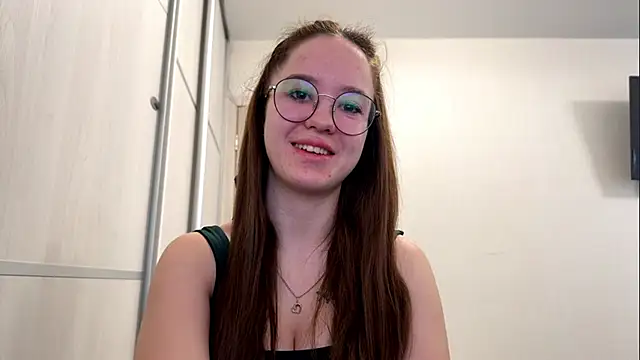 AriaGrand online show from April 3, 2026, 7:06 am