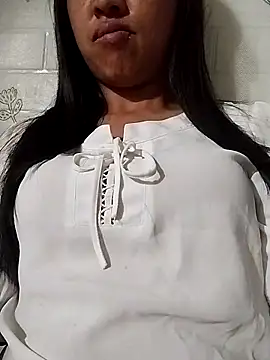 Snapshot of Lisa-aa chatting on May 1, 2026, 10:47 pm Lisa-aa online show from May 1, 2026, 10:47 pm