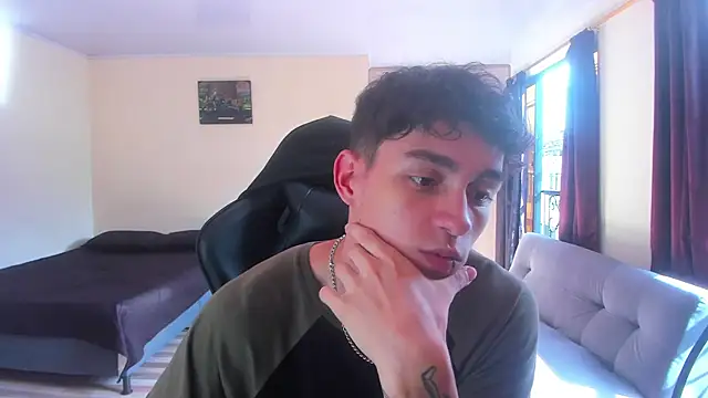 Snapshot of Luke_Chill chatting on April 10, 2026, 1:38 pm Luke Chill online show from April 10, 2026, 1:38 pm