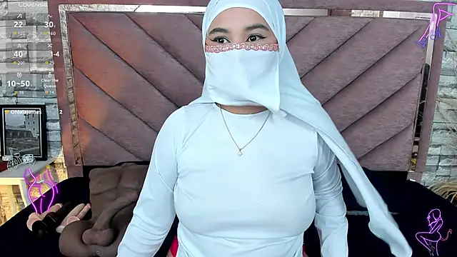 Snapshot of Azahara_persa chatting on April 1, 2026, 7:09 am Azahara persa online show from April 1, 2026, 7:09 am