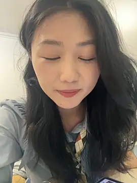 Shanshan 1267 online show from April 23, 2026, 1:46 pm