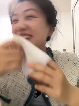 Shanshan 1267 online show from May 1, 2026, 2:10 pm