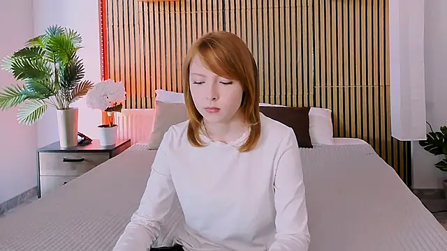 Snapshot of CherryCrushLove chatting on April 11, 2026, 7:45 am CherryCrushLove online show from April 11, 2026, 7:45 am