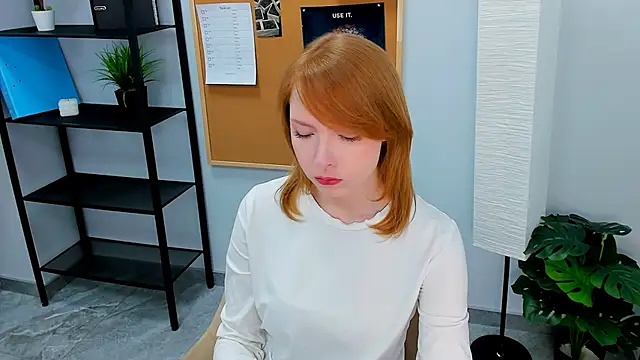 Snapshot of CherryCrushLove chatting on April 18, 2026, 5:55 am CherryCrushLove online show from April 18, 2026, 5:55 am
