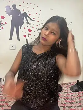 Snapshot of Cutiepie- chatting on May 5, 2026, 6:38 pm Cutiepie- online show from May 5, 2026, 6:38 pm