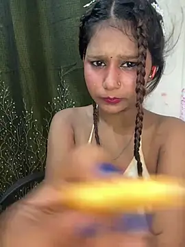 Snapshot of Cutiepie- chatting on May 18, 2026, 10:26 pm Cutiepie- online show from May 18, 2026, 10:26 pm