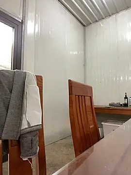 Snapshot of Elisa-a chatting on April 7, 2026, 9:32 am Elisa-a online show from April 7, 2026, 9:32 am