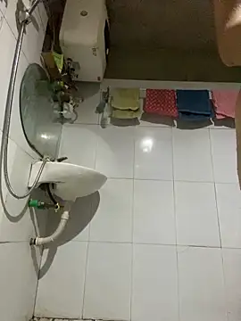 Snapshot of Elisa-a chatting on April 8, 2026, 2:28 pm Elisa-a online show from April 8, 2026, 2:28 pm