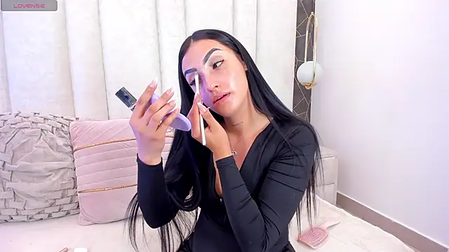 isabellajons online show from April 3, 2026, 5:16 am