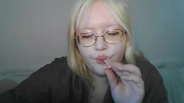 Snapshot of Elayne_Sweet chatting on April 9, 2026, 8:09 am Elayne Sweet online show from April 9, 2026, 8:09 am