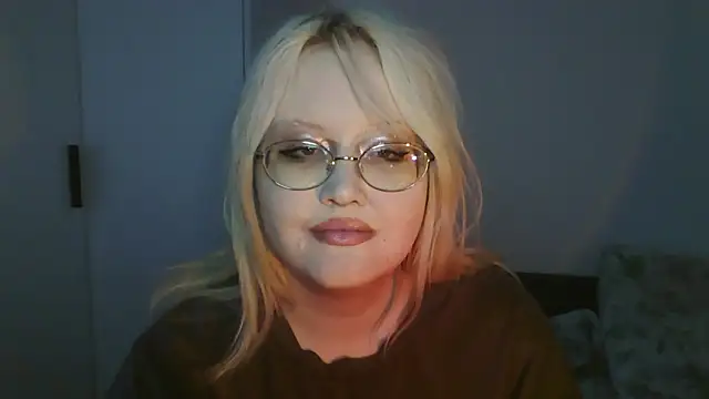 Snapshot of Elayne_Sweet chatting on May 21, 2026, 6:09 am Elayne Sweet online show from May 21, 2026, 6:09 am