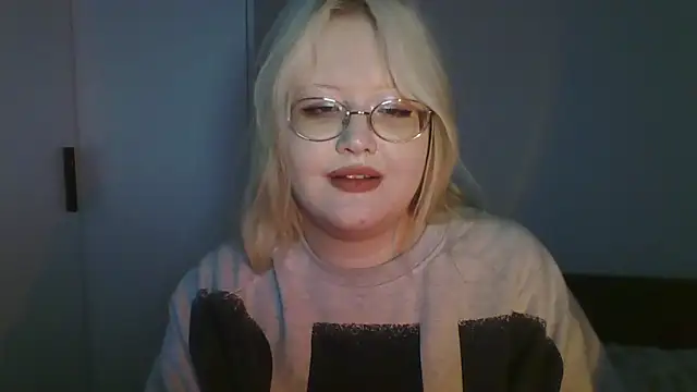 Snapshot of Elayne_Sweet chatting on June 13, 2026, 6:22 am Elayne Sweet online show from June 13, 2026, 6:22 am