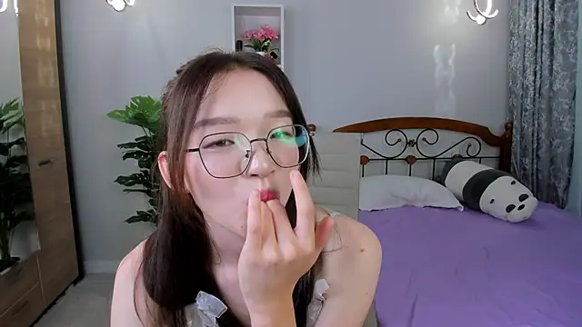 Snapshot of syuri_sun chatting on June 30, 2026, 4:41 pm syuri sun online show from June 30, 2026, 4:41 pm