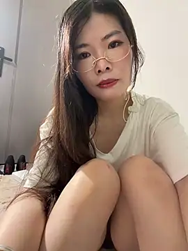 Snapshot of Xiaoyunduo1 chatting on May 24, 2026, 12:54 pm Xiaoyunduo1 online show from May 24, 2026, 12:54 pm