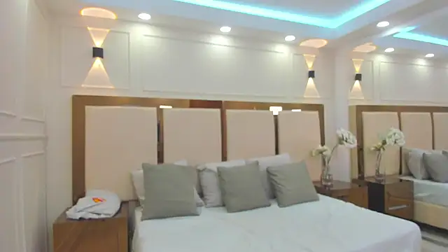 Snapshot of Isabelagomez2 chatting on April 15, 2026, 10:43 pm Isabelagomez2 online show from April 15, 2026, 10:43 pm