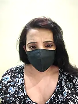 Snapshot of Annu_02 chatting on April 2, 2026, 7:00 pm Annu 02 online show from April 2, 2026, 7:00 pm