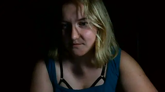 Snapshot of TinaKittyX chatting on June 12, 2026, 9:35 pm TinaKittyX online show from June 12, 2026, 9:35 pm