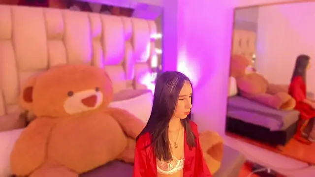 Snapshot of RaquelleValmont chatting on April 29, 2026, 7:53 pm RaquelleValmont online show from April 29, 2026, 7:53 pm