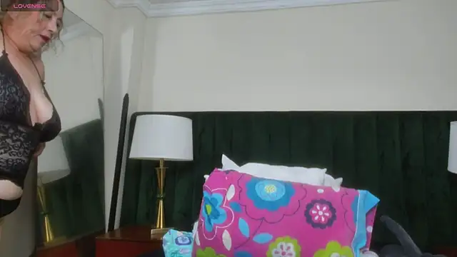RoxanneSquirt online show from May 16, 2026, 12:29 am