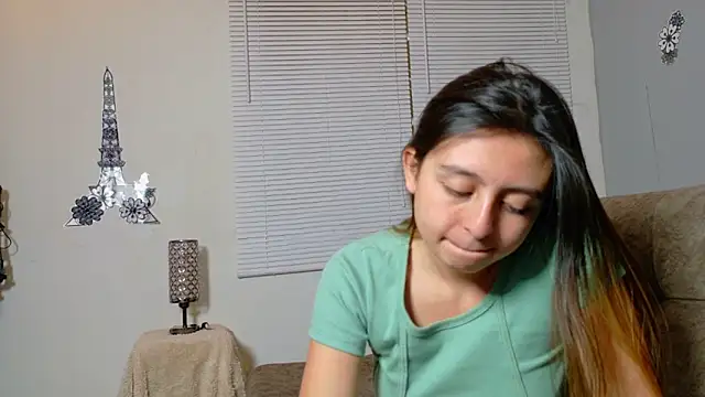 Snapshot of Lala_fluffy chatting on June 1, 2026, 8:32 pm Lala fluffy online show from June 1, 2026, 8:32 pm