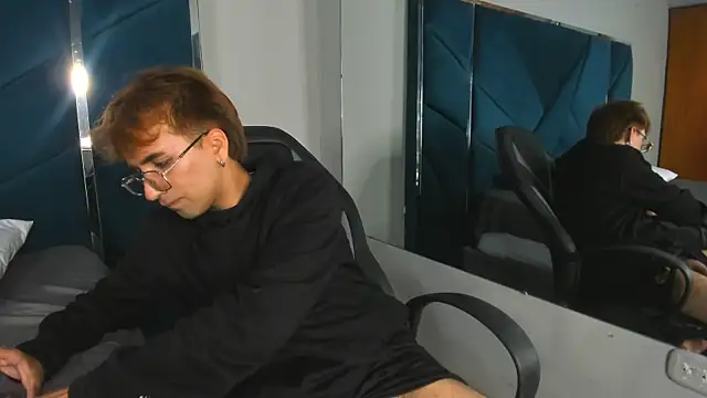 JeremySanders1  online show from April 3, 2026, 12:41 am