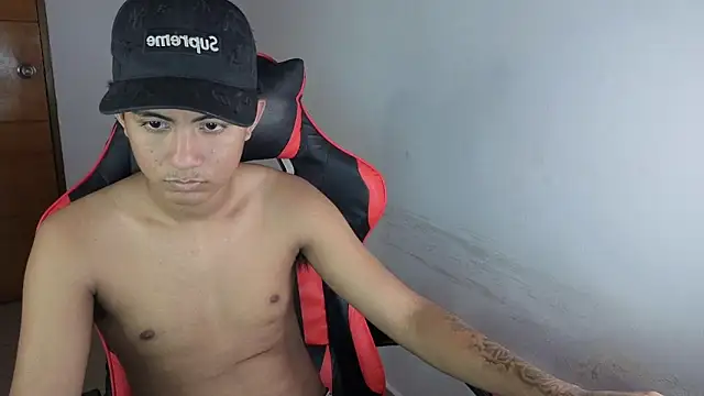 darknigthx online show from April 16, 2026, 11:51 pm