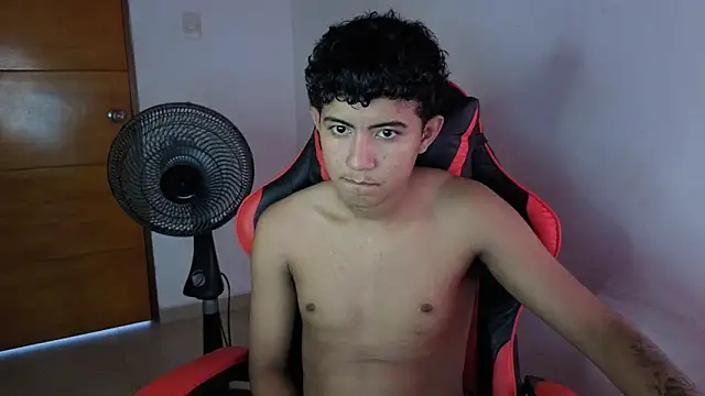 darknigthx online show from April 19, 2026, 4:50 pm