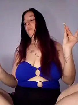 EmmaWillow online show from April 20, 2026, 1:58 pm