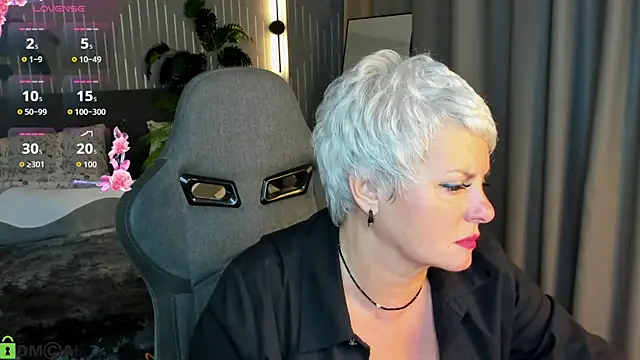 Snapshot of Linda_Zef1r chatting on May 15, 2026, 1:12 am Linda Zef1r online show from May 15, 2026, 1:12 am
