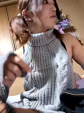 mikuchi1019 online show from April 15, 2026, 6:53 am