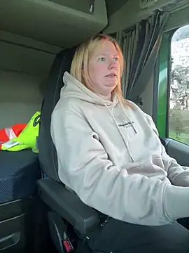 Snapshot of TruckerBabeLeenchen chatting on April 9, 2026, 4:56 am TruckerBabeLeenchen online show from April 9, 2026, 4:56 am