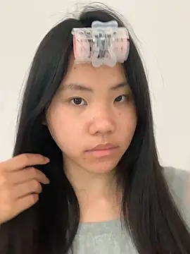 Lina 577 online show from April 19, 2026, 6:13 am