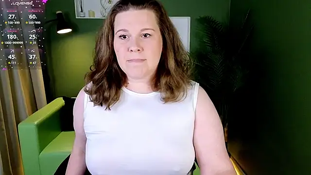 Snapshot of Karolisse chatting on July 24, 2026, 3:43 pm Karolisse online show from July 24, 2026, 3:43 pm
