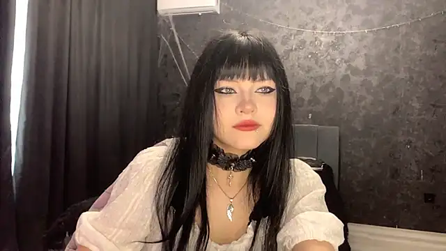 Snapshot of EmilyEmbears chatting on April 20, 2026, 5:21 am EmilyEmbears online show from April 20, 2026, 5:21 am