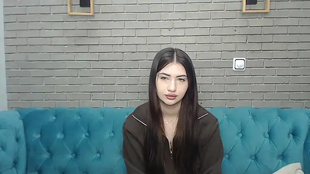 RebeccaMosc online show from April 4, 2026, 5:27 am