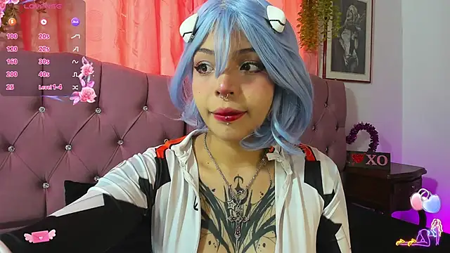 kaoriabyzz  online show from April 10, 2026, 8:57 pm