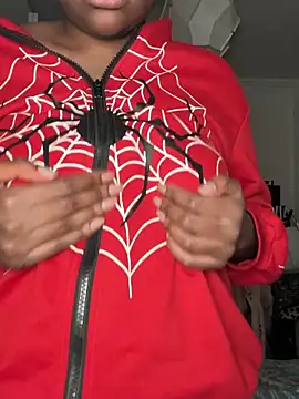 EliLaSoumise online show from April 7, 2026, 10:53 pm