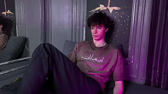 EdwardHogan online show from April 9, 2026, 3:50 pm